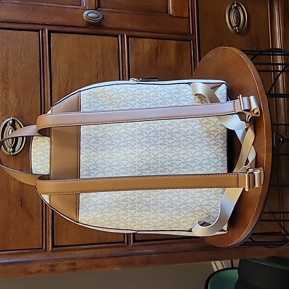 Michael Kors Logo Backpack - Picture 5 of 16